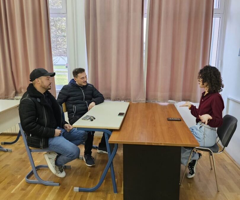 INTERVJU: POVRATAK U ŠKOLSKE KLUPE S MEJAŠIMA 