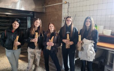 STRUČNI POSJET UČENICA 1.A RAZREDA PEKARI KLAS U GRUBIŠNOM POLJU